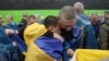 Украина и Россия обменялись пленными по формуле "185 на 185". Вот как в Украине встречали освобожденных военных
